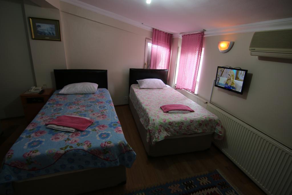 Istanbul Hotel Корлу Екстериор снимка