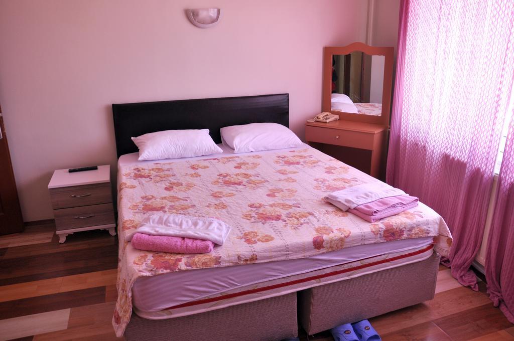 Istanbul Hotel Корлу Екстериор снимка