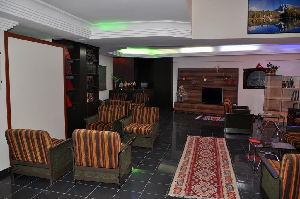 Istanbul Hotel Корлу Екстериор снимка